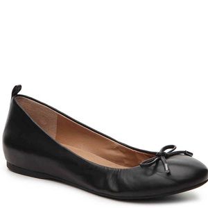 Audrey Brooke Newton Flat- Black